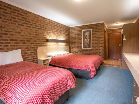 Eildon Parkview Motor Inn Room 7 - Accommodation Batemans Bay 4