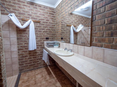 Eildon Parkview Motor Inn Room 9 - Accommodation Batemans Bay 4