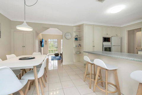 Family Retreat Surf Beach NSW - Accommodation Batemans Bay 3