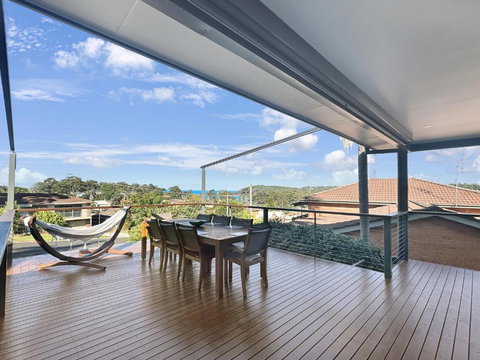 Fab 3-Bed Stay With Great Outdoors & Water Views - Accommodation Batemans Bay 1