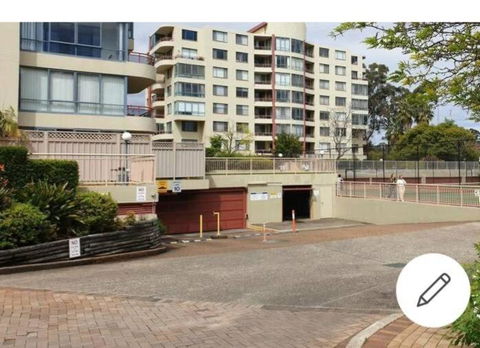 Furnished 3b/r Unit For Rent With Tennis Courts, Jaccuzi And Pool - Accommodation Batemans Bay 1