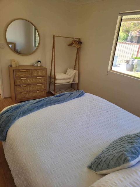 G&R Beach Cottage - Accommodation Batemans Bay 0