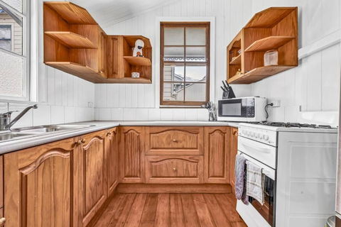 Gabba Central 2 Separate Homes 1 Block 6 Bdrms - Accommodation Batemans Bay 1