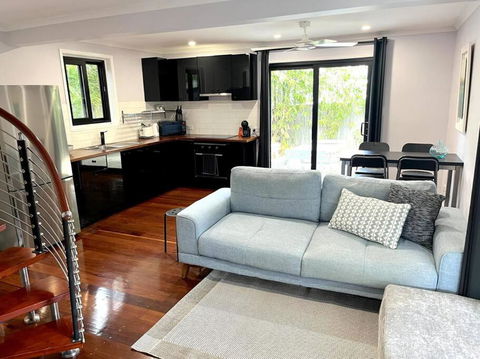 Gabba Central Lofthouse Sleeps5 Pets - Accommodation Batemans Bay 4