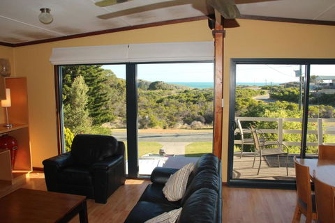 Gabbadah Beach House - Accommodation Batemans Bay 4