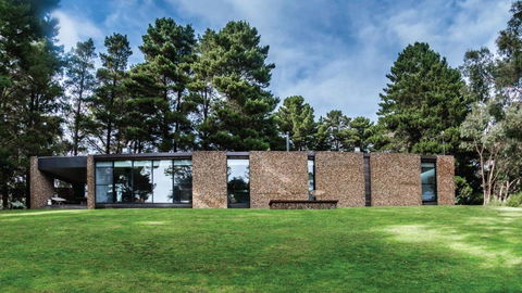 Gabion Hill House Glenlyon - Accommodation Batemans Bay 1