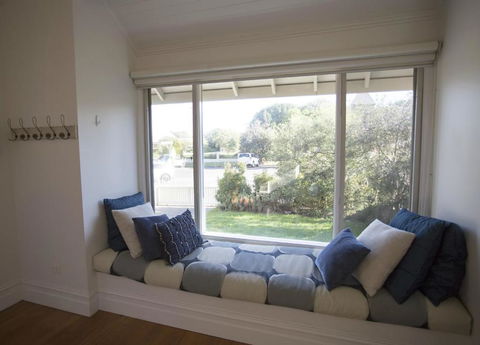GALWAY COTTAGE - Accommodation Batemans Bay 4