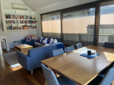 GALWAY COTTAGE - Accommodation Batemans Bay 3