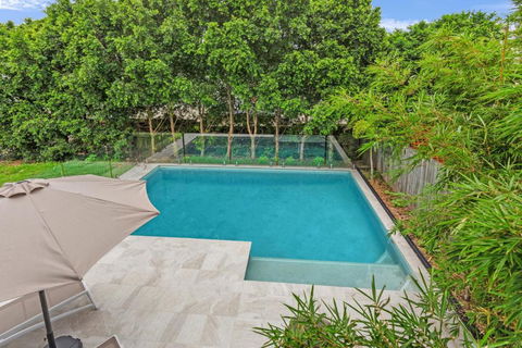 GEORGE8- THE ULTIMATE, FAMILY BEACH HOUSE! - Accommodation Batemans Bay 2