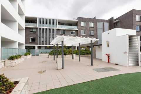 GLAD1 - Monash Rd - Gladesville - Accommodation Batemans Bay 1