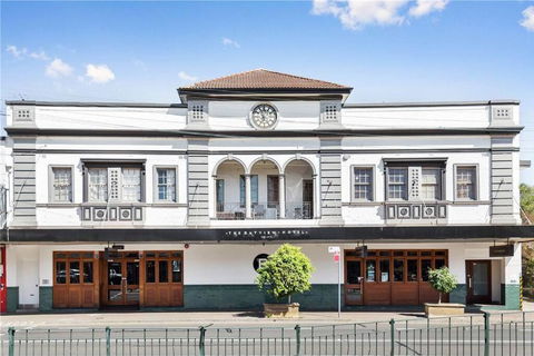 GLAD1 - Monash Rd - Gladesville - Accommodation Batemans Bay 2