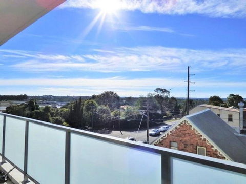 GLAD1 - Monash Rd - Gladesville - Accommodation Batemans Bay 4