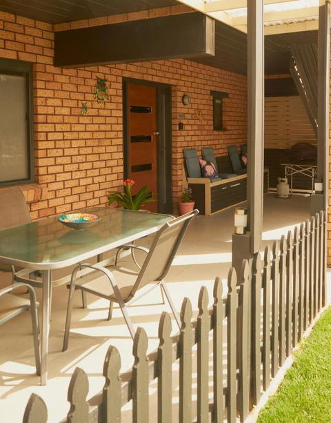 GOLDFIELDS STUDIO APARTMENT, Beaconsfield - Fully Self-contained, Air-conditioning - Accommodation Batemans Bay 1