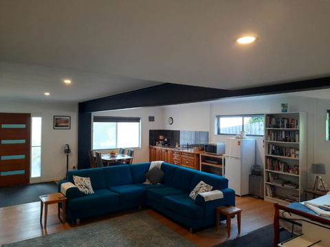 GOLDFIELDS STUDIO APARTMENT, Beaconsfield - Fully Self-contained, Air-conditioning - Accommodation Batemans Bay 2