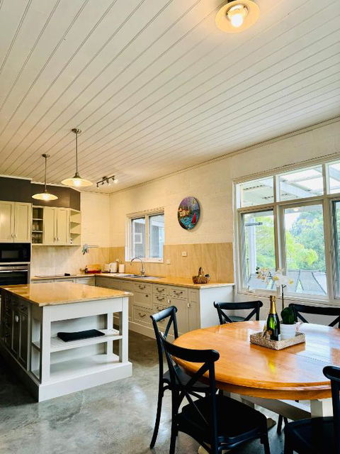 GORGE Chocolates Farmhouse - Accommodation Batemans Bay 1