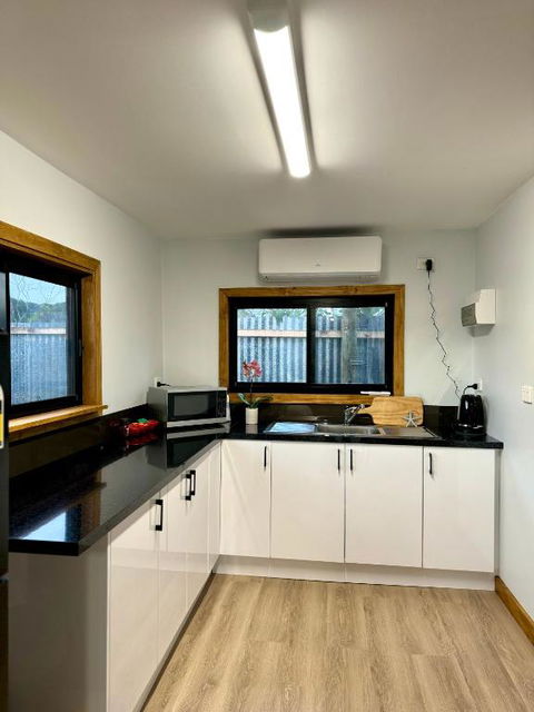 GORGE Chocolates Tiny House - Accommodation Batemans Bay 2
