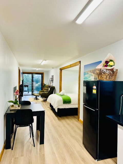 GORGE Chocolates Tiny House - Accommodation Batemans Bay 3