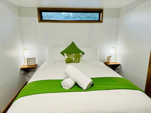 GORGE Chocolates Tiny House - Accommodation Batemans Bay 4