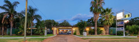 Golden Peak Motel PeakHill - Accommodation Batemans Bay 4
