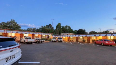 Golden Peak Motel PeakHill - Accommodation Batemans Bay 2