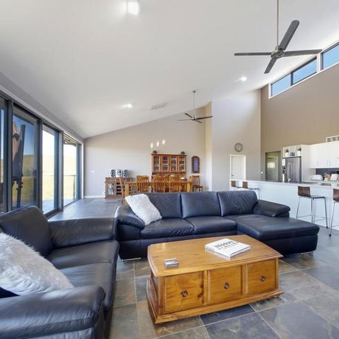 GOULBURN ALPACA FARM STAY - Accommodation Batemans Bay 1