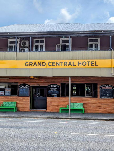 GRAND CENTRAL HOTEL PROSERPINE - Accommodation Batemans Bay 2