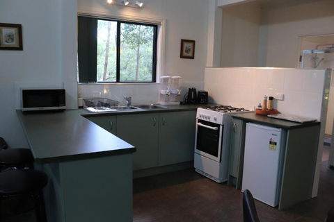 GREEN TREES CHALET Australia Zoo Close By - Accommodation Batemans Bay 2