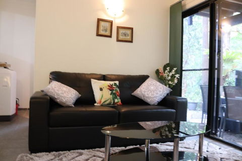 GREEN TREES CHALET Australia Zoo Close By - Accommodation Batemans Bay 4