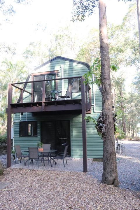 GREEN TREES CHALET Australia Zoo Close By - Accommodation Batemans Bay 1