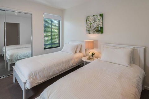H6B - Round About Bulimba - Accommodation Batemans Bay 3