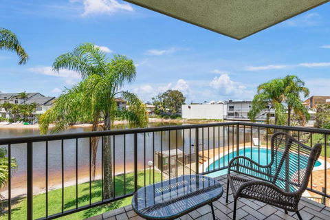 HACIENDA- CANAL VIEWS AND COMFORT - Accommodation Batemans Bay 3