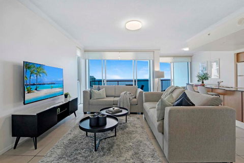 HIGH FLOOR GUARANTEE - 3 Bedroom Plus Study Apartments At Chevron Renaissance - Self Contained & Privately Managed - Wow Stay - Accommodation Batemans Bay 2