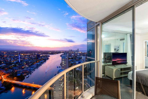 HIGH FLOOR GUARANTEE - 3 Bedroom Plus Study Apartments At Chevron Renaissance - Self Contained & Privately Managed - Wow Stay - Accommodation Batemans Bay 0