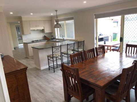 HOLL100 - Getaway To The Bay - Accommodation Batemans Bay 3
