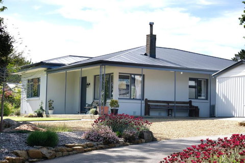 Hoopers Cottage - Accommodation Batemans Bay 0