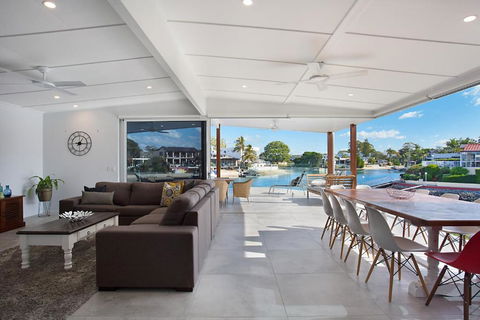 INCREDIBLE VALUE - Perfect For Large Families - Accommodation Batemans Bay 2