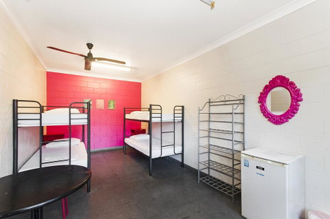 Adventurers Backpackers - Accommodation Batemans Bay 3