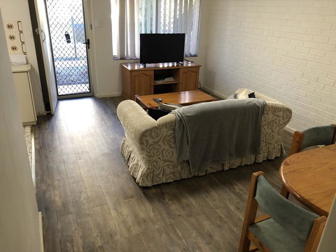 Affordable Comfortable Inglewood Apartment+Pool - Accommodation Batemans Bay 1