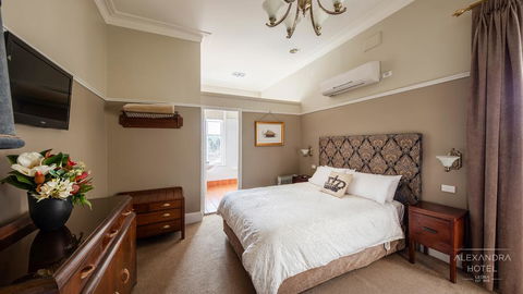 Alexandra Hotel - Accommodation Batemans Bay 2