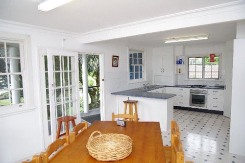 Allamanda House, 3 Willow Street - Accommodation Batemans Bay 2