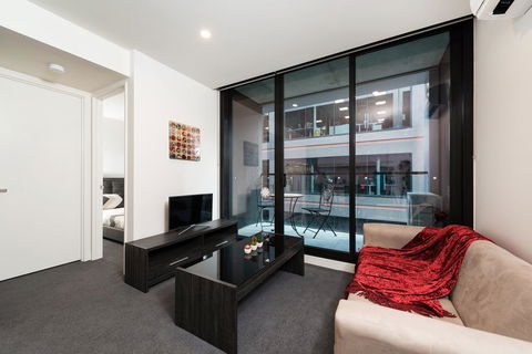 Along Melbourne's Magic Boulevard - Accommodation Batemans Bay 1