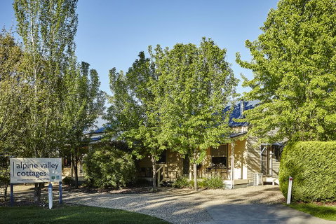 Alpine Valley Cottages - Accommodation Batemans Bay 1