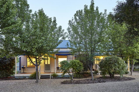 Alpine Valley Cottages - Accommodation Batemans Bay 2