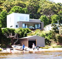 Amazing Ansons Bay Absolute Waterfront Beach House - Accommodation Batemans Bay