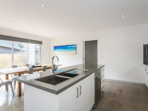 ANGLE BY THE SEA - Anglesea - Accommodation Batemans Bay 1