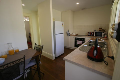 Annies Garden Cottage - Accommodation Batemans Bay 1