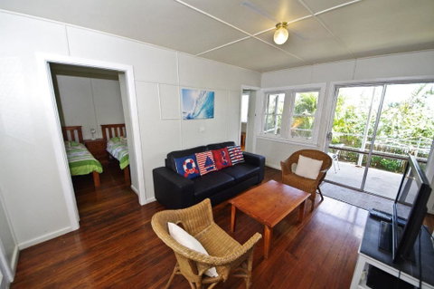 Apollo 2 9 Hodgson Street - Accommodation Batemans Bay 1