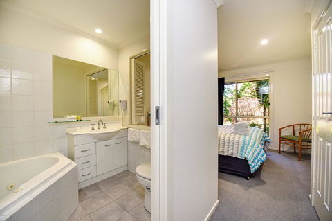 Aqualuna Beach Resort - Unit 25 - Accommodation Batemans Bay 1