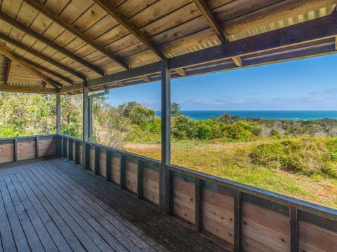 Aqualuna- Excellent Surfing Beaches. - Accommodation Batemans Bay 1