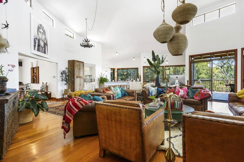 Aquila Retreat Mansion - Accommodation Batemans Bay 0